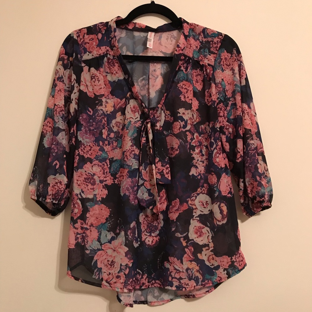 🏔Xhilaration blouse, floral, size small